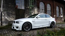 bmw-1m-carbon-04.jpg